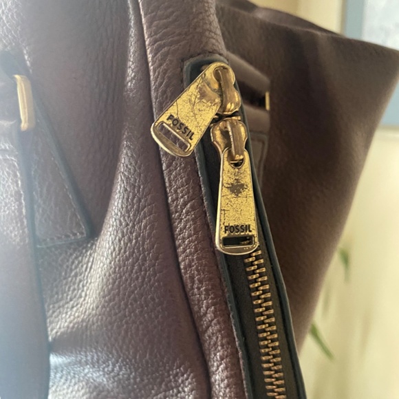 Elegant Brown Leather Tote Bag - Picture 6 of 6